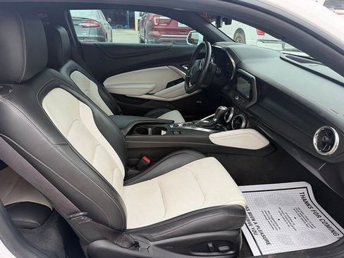 Used 2016 Chevrolet Camaro LT image 13