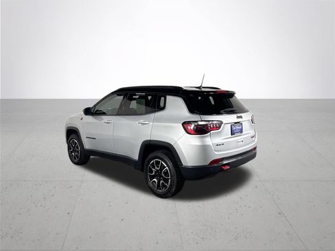 Used 2024 Jeep Compass Trailhawk AWD/4WD image 8