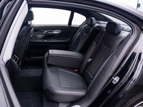 Used 2019 BMW 740i xDrive w/ Executive Package AWD/4WD image 18