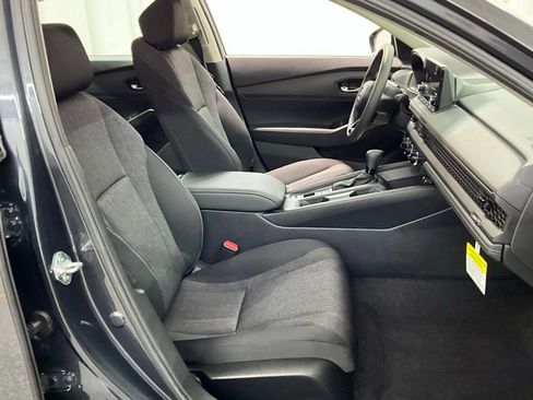 Certified 2025 Honda Accord LX image 28