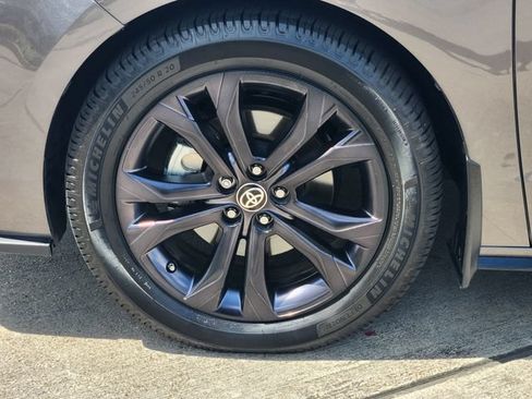 Certified 2022 Toyota Sienna XSE FWD image 10