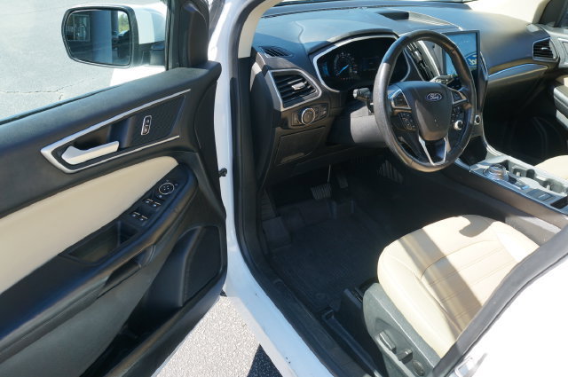 Used 2021 Ford Edge SEL w/ Convenience Package AWD/4WD image 4