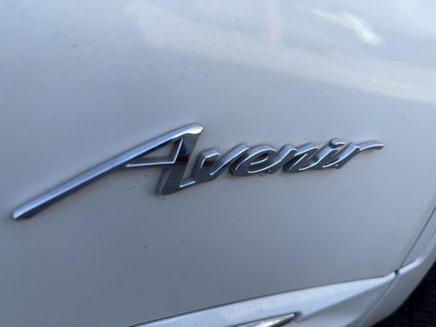 Used 2023 Buick Envision Avenir image 28