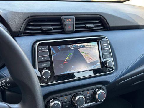Used 2025 Nissan Versa SV FWD image 18