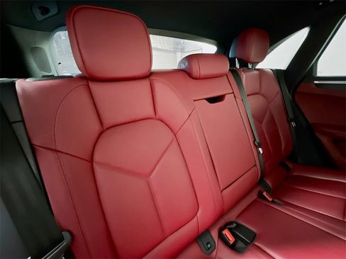 Used 2022 Porsche Macan GTS image 28