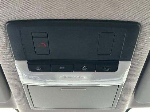 Certified 2025 Nissan Rogue SV image 37