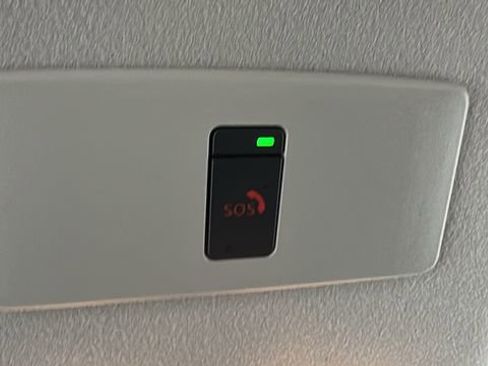 Used 2025 Nissan Versa SR image 27