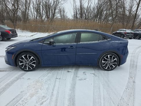 Certified 2024 Toyota Prius Prime Premium image 3