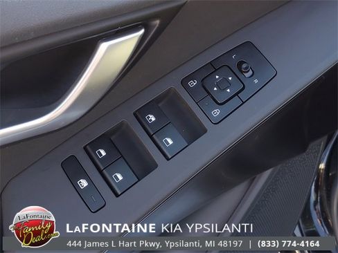 Certified 2025 Kia Niro LX image 13