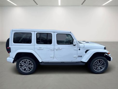 Used 2023 Jeep Wrangler Unlimited Sahara image 6