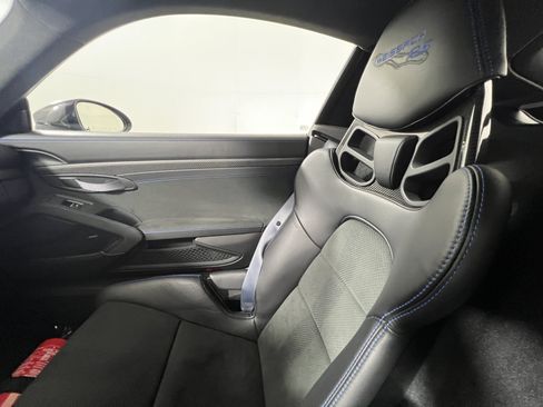 Certified 2025 Porsche 718 Cayman GT4 RS RWD image 15