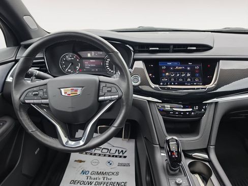 Used 2025 Cadillac XT6 Sport w/ LPO, Floor Liner Package AWD/4WD image 13