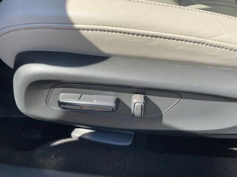 Used 2024 Honda HR-V EX-L image 8