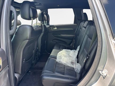 Used 2016 Jeep Grand Cherokee Limited AWD/4WD image 23