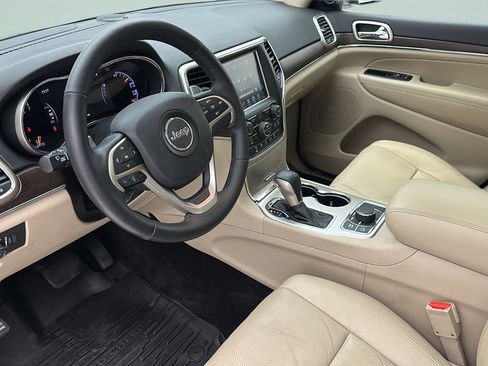 Used 2016 Jeep Grand Cherokee Limited w/ Luxury Group II AWD/4WD image 12