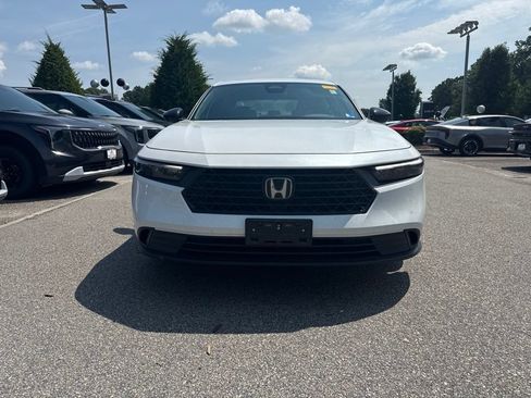 Used 2025 Honda Accord Sport image 6