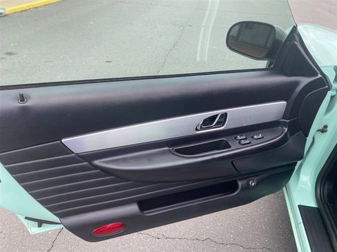Used 2004 Ford Thunderbird RWD image 8