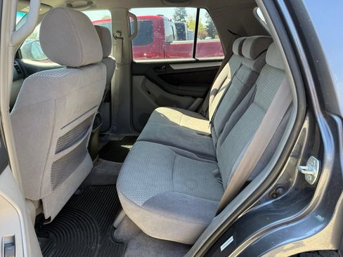 Used 2005 Toyota 4Runner SR5 AWD/4WD image 12