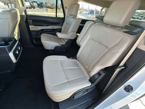 Used 2024 Ford Expedition Max XLT image 25