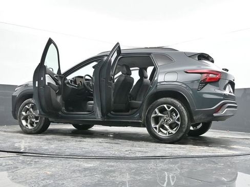 Used 2025 Chevrolet Trax LT image 69