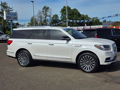 Used 2019 Lincoln Navigator Reserve AWD/4WD image 3