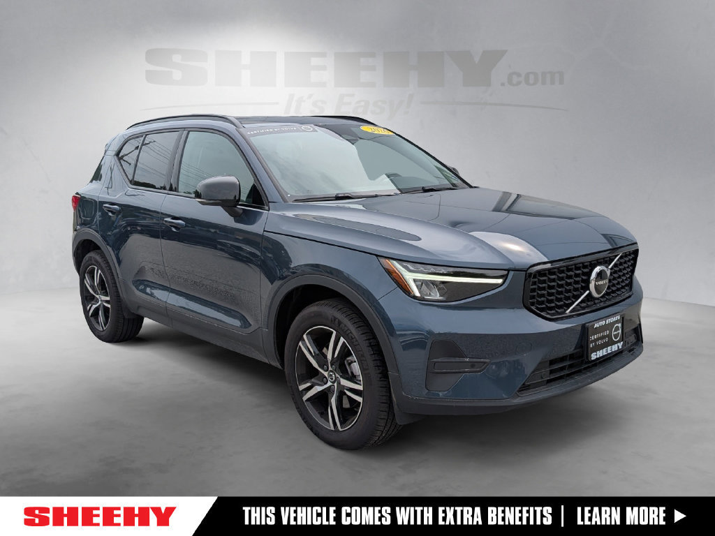 Certified 2026 Volvo XC40 B5 Core w/ Climate Package AWD/4WD image 1