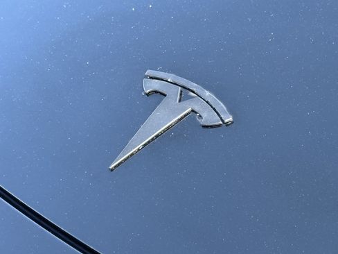 Used 2022 Tesla Model Y Long Range AWD/4WD image 4