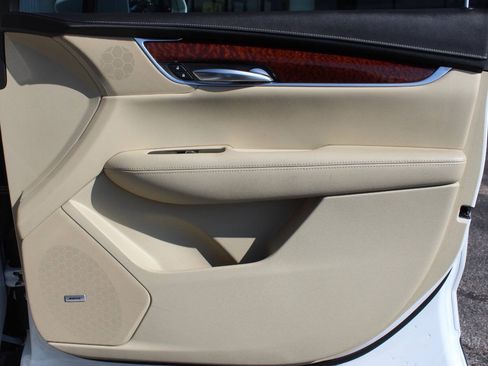 Used 2019 Cadillac XT5 Luxury FWD image 10