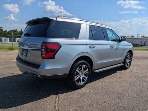 Used 2024 Ford Expedition Limited RWD image 4