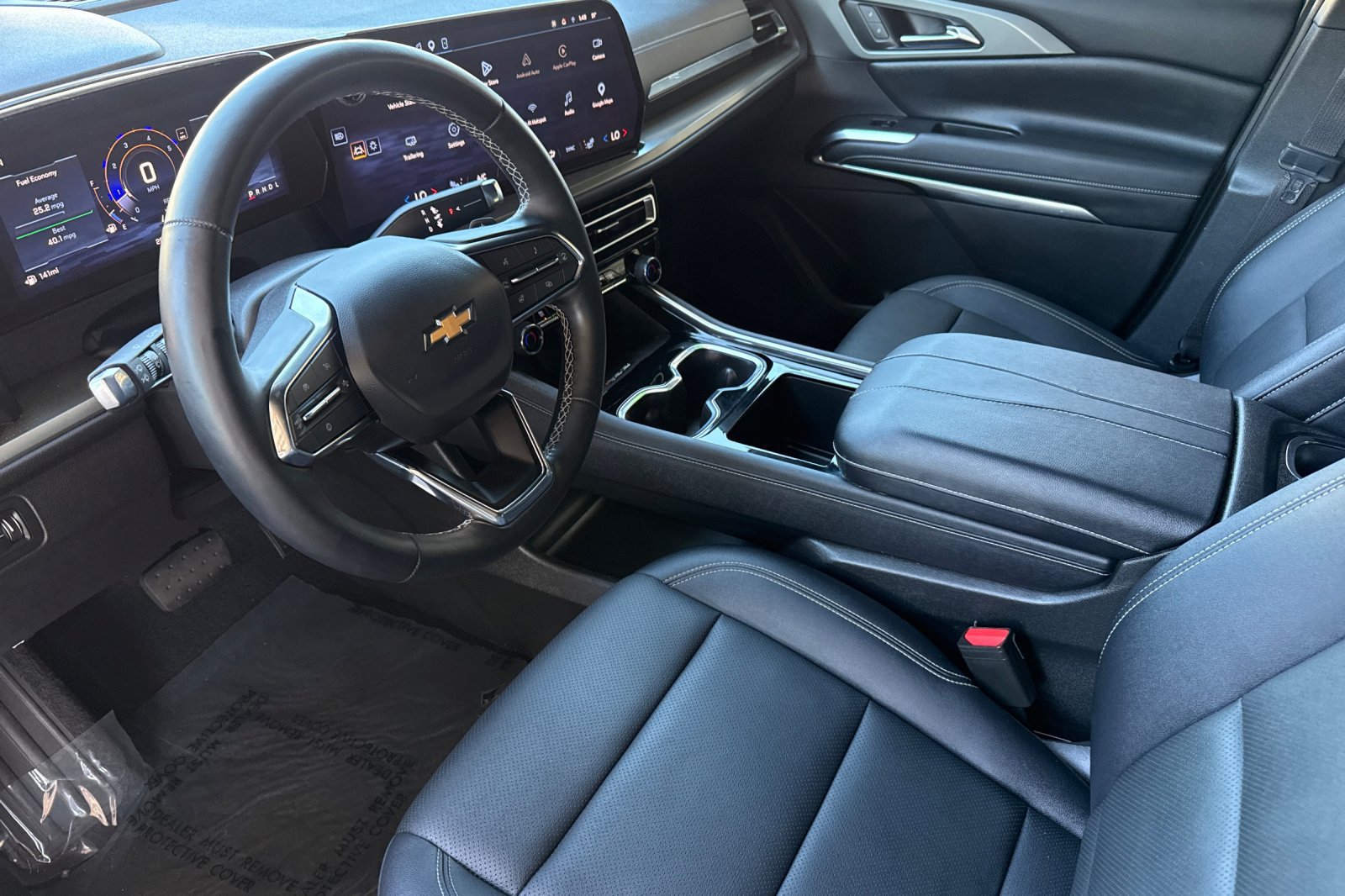 Used 2026 Chevrolet Traverse LT FWD image 5