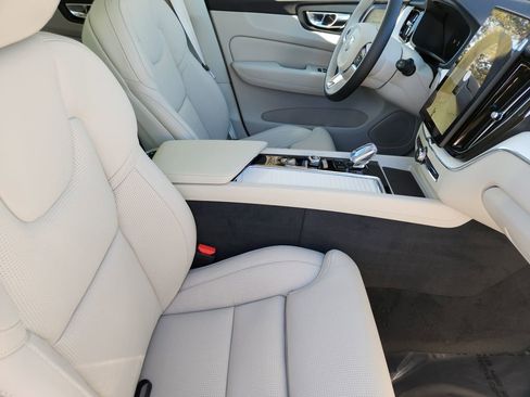 New 2026 Volvo XC60 B5 Ultra w/ Protection Package Premier image 4