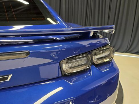 Used 2019 Chevrolet Camaro ZL1 RWD image 47