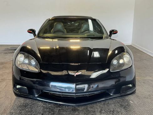 Used 2005 Chevrolet Corvette Coupe RWD image 2