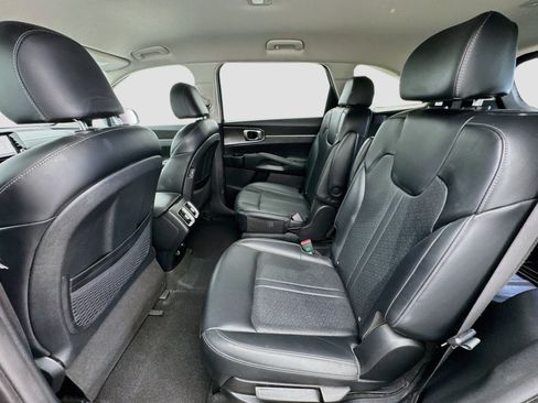 Used 2022 Kia Sorento S FWD image 15