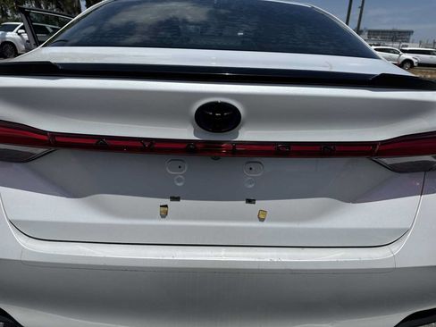 Used 2020 Toyota Avalon Limited FWD image 15