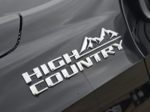 Used 2021 Chevrolet Tahoe High Country w/ Premium Package AWD/4WD image 12