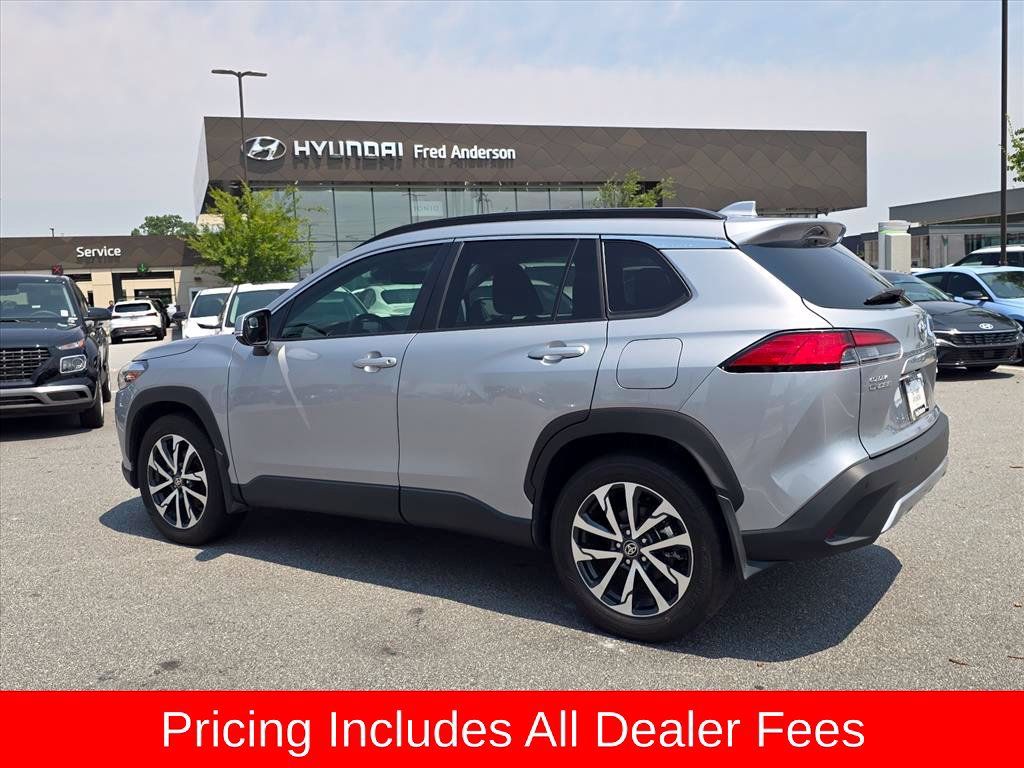 Used 2024 Toyota Corolla Cross XLE w/ Convenience Package AWD/4WD image 5