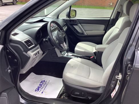 Used 2017 Subaru Forester 2.5i Premium w/ All-Weather Package AWD/4WD image 7