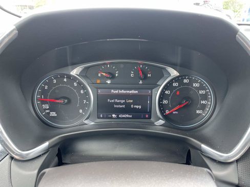 Used 2024 Chevrolet Equinox Premier FWD image 23