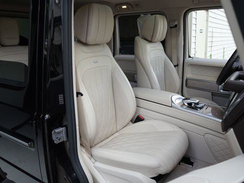 Used 2019 Mercedes-Benz G 550 image 4