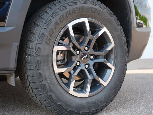 Used 2025 Chevrolet Equinox ACTIV AWD/4WD image 34