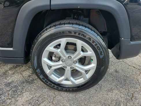 Used 2024 Jeep Compass Latitude AWD/4WD image 24
