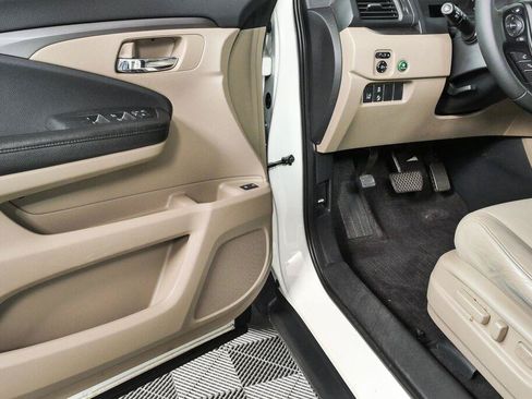 Used 2017 Honda Pilot EX-L image 6