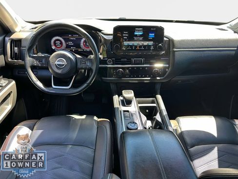 Used 2024 Nissan Pathfinder Platinum AWD/4WD image 17