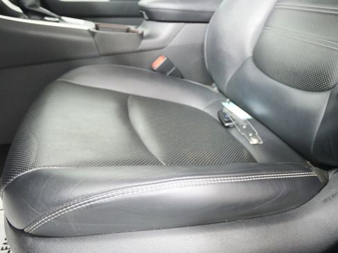 Used 2021 Toyota RAV4 Limited image 7