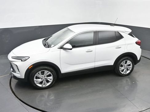 Used 2024 Buick Encore GX Preferred AWD/4WD image 37