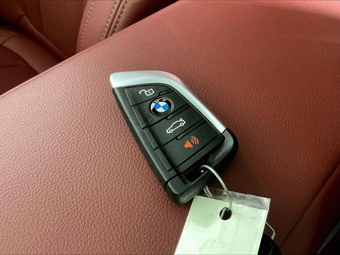 Used 2023 BMW 330i xDrive Sedan w/ M Sport Package AWD/4WD image 27