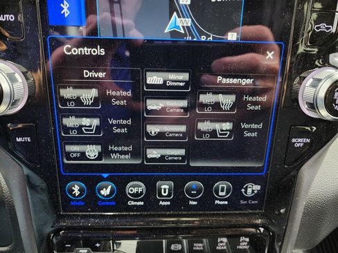 Used 2021 RAM 2500 Laramie w/ Night Edition image 54