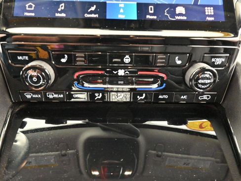 Used 2022 Jeep Grand Cherokee Limited AWD/4WD image 25