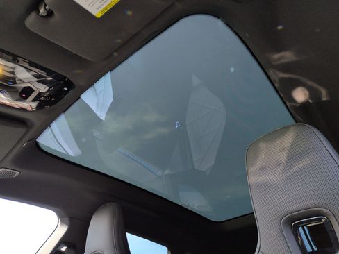 Used 2025 BMW iX M60 image 28